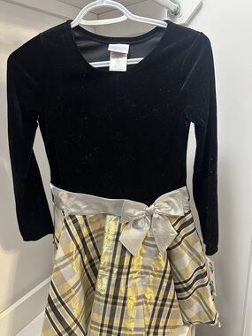 iris & ivy Black Velvet Top with Gold Plaid Skirt and Silver Bow Girls' Dress